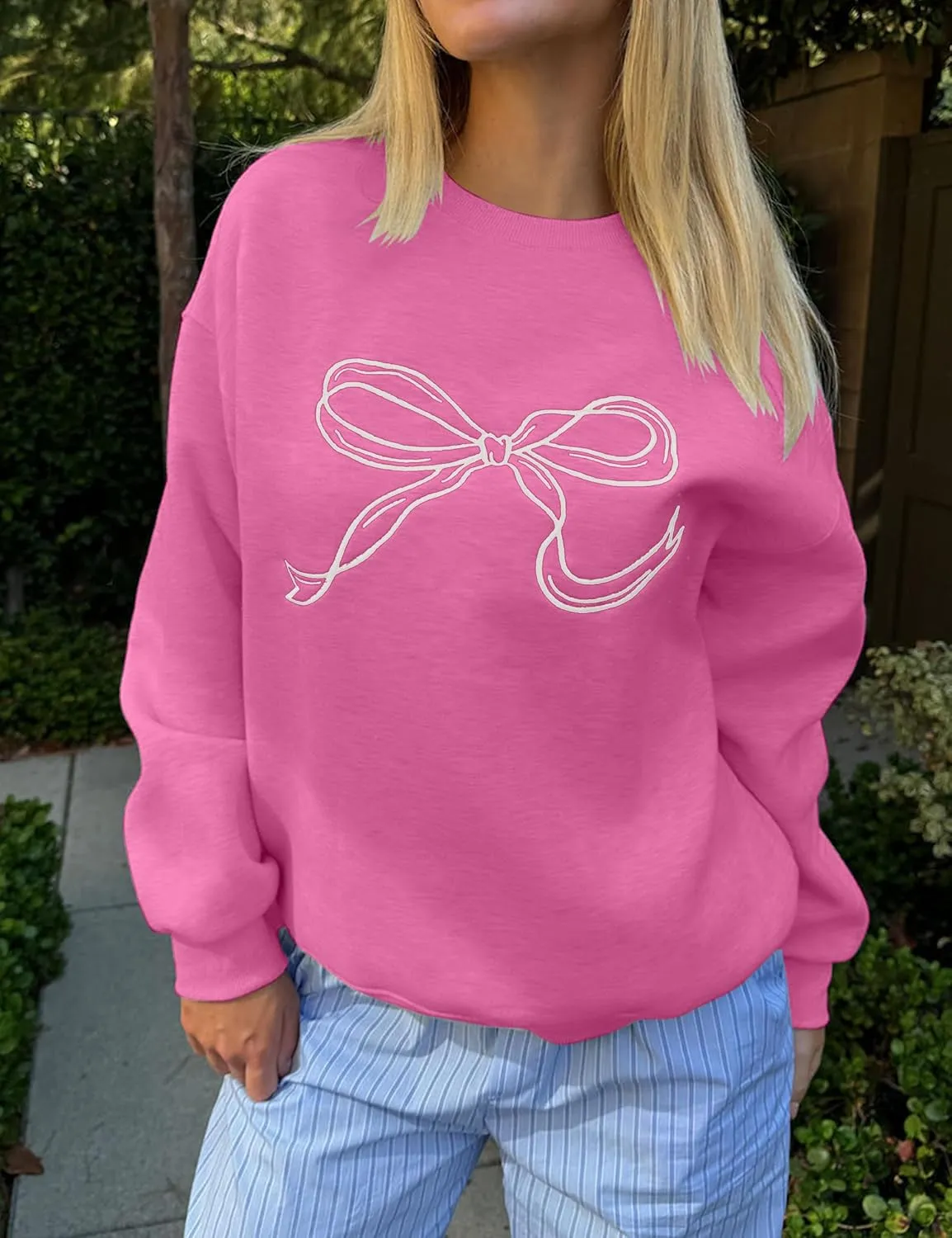 MISSACTIVER Women Bow Graphic Sweatshirts Oversized Pullover Sweatshirts Crewneck Pullover Tops 2024 Fall Fashion Clothes
