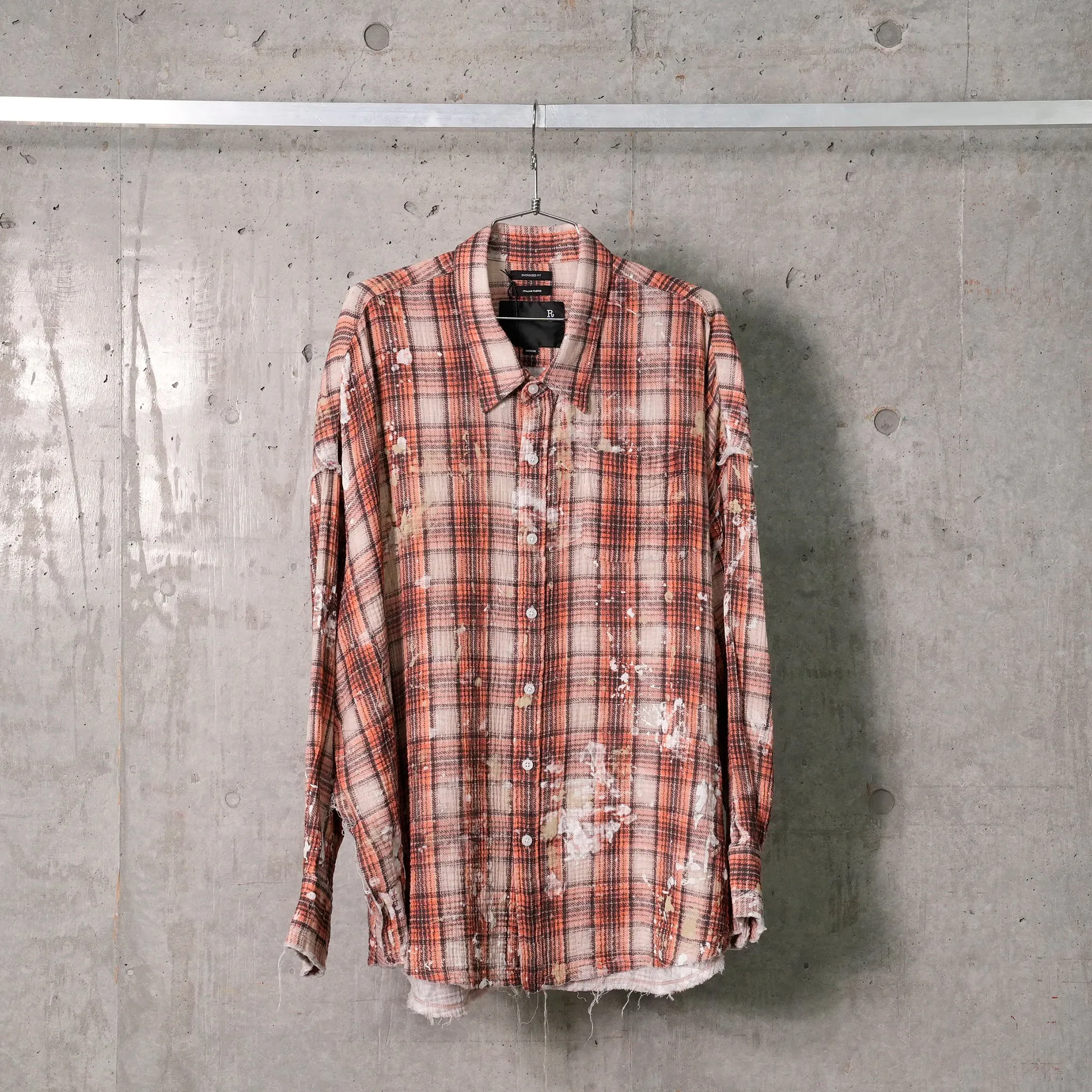 SHREDDED SEAM DROP NECKSHIRT / R472B:ORANGE PLAID WITH PAINT SPLATTER